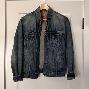 Levi’s trucker jacket